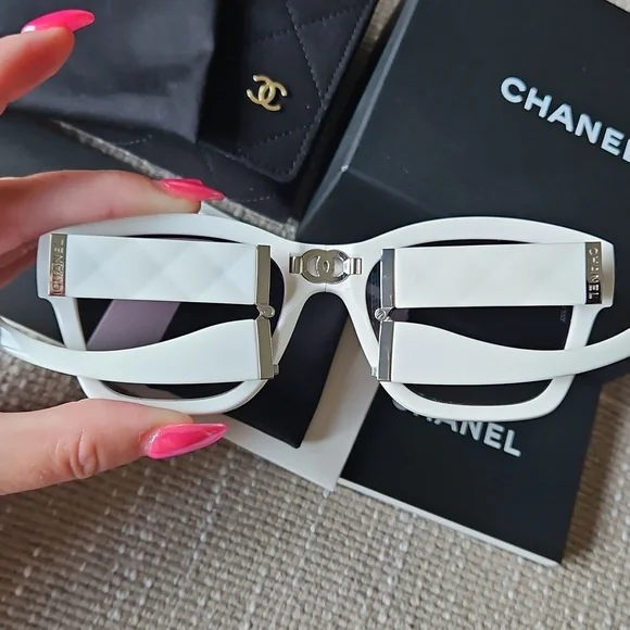 CHANEL Foldable White Silver Quilted Crystal CC Logo Sunglasses - Picture 7 of 8